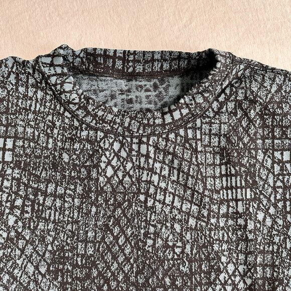 Lululemon Close To Crossing CrewNeck Jacquard Textured Top Long Slv Top L 10 - Picture 3 of 6